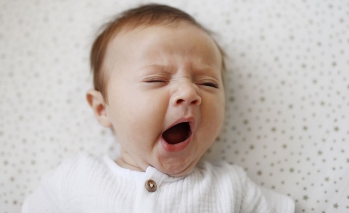 Pourquoi les bébés aiment les bruits blancs ?