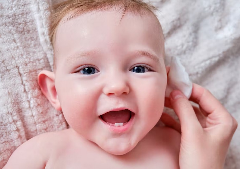 Pourquoi est-ce important de maintenir une bonne hygiène des oreilles de l'enfant ?